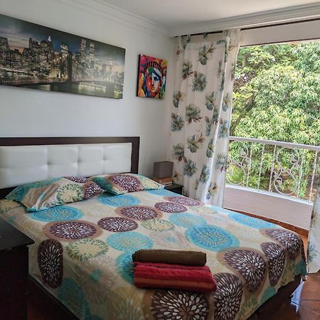 Hospedaje Casa Aurora Кали Экстерьер фото