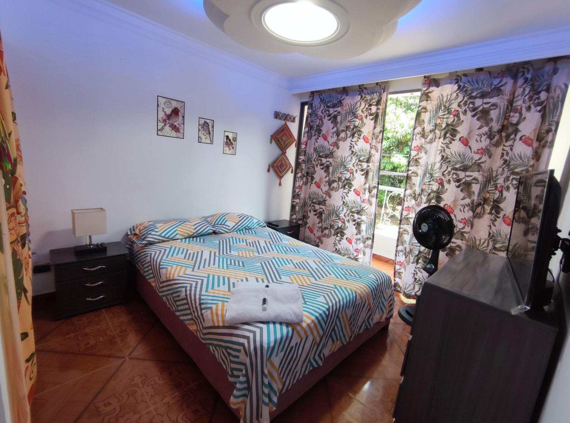 Hospedaje Casa Aurora Кали Экстерьер фото